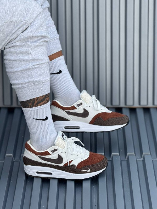 Nike air max cafe