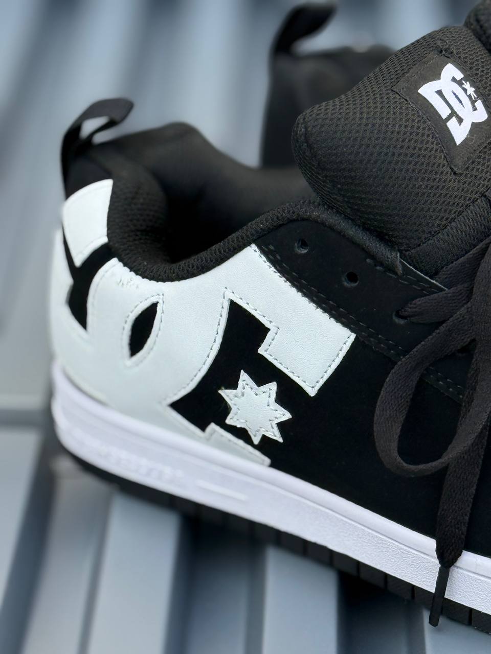 Dc Negro con blanco