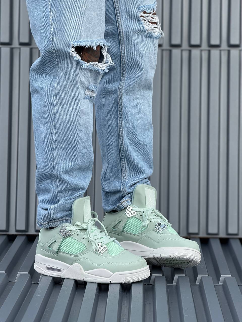 Jordan Retro 4 seafoam