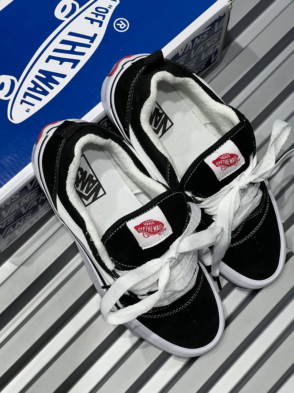Vans negra