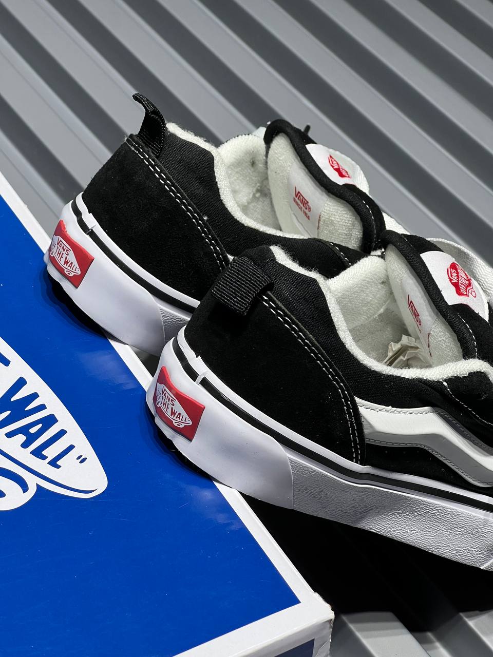 Vans negra