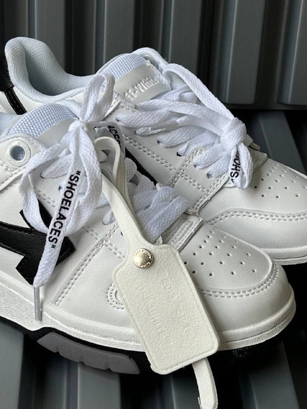 Off-White blanca negra