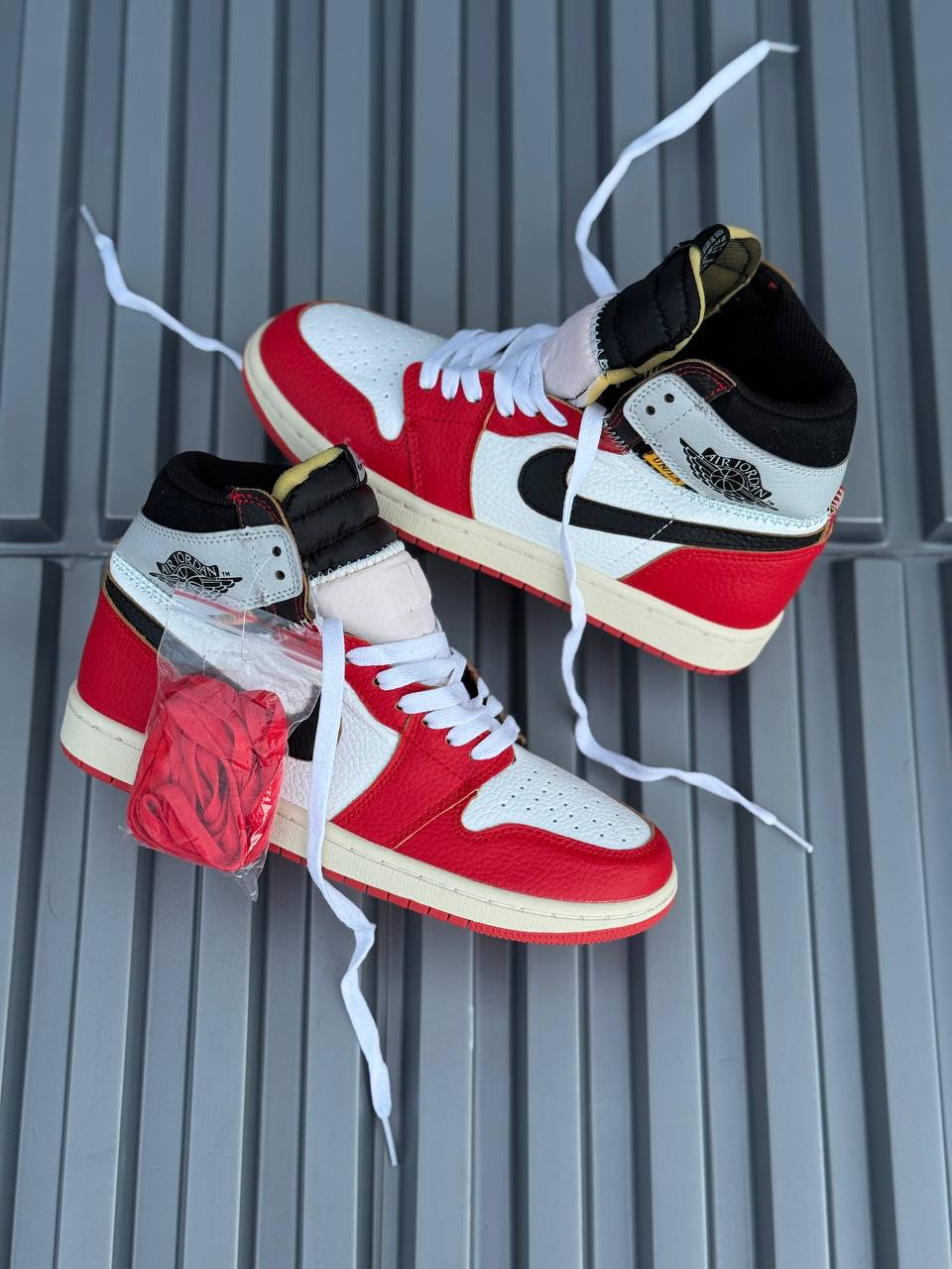 Nike X Jordan Retro 1 Chicago