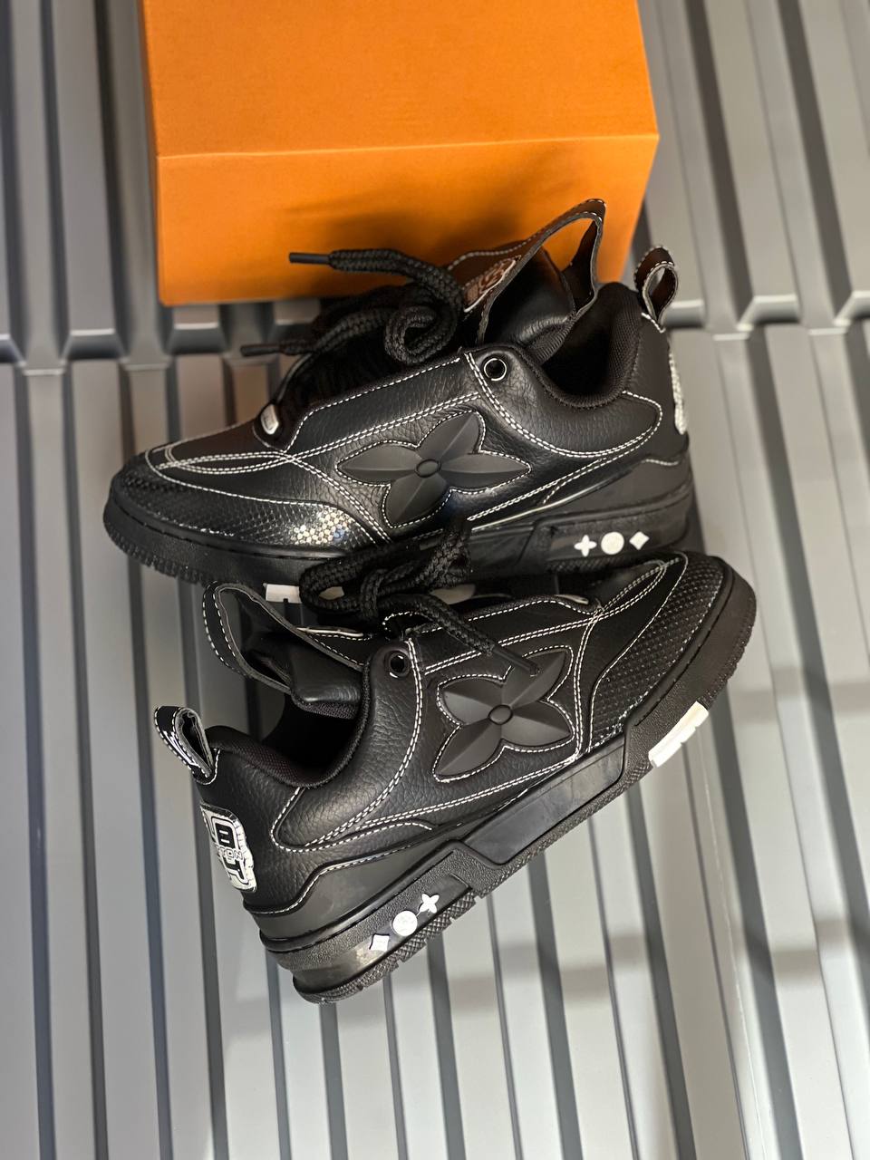 Louis Vuitton Negra