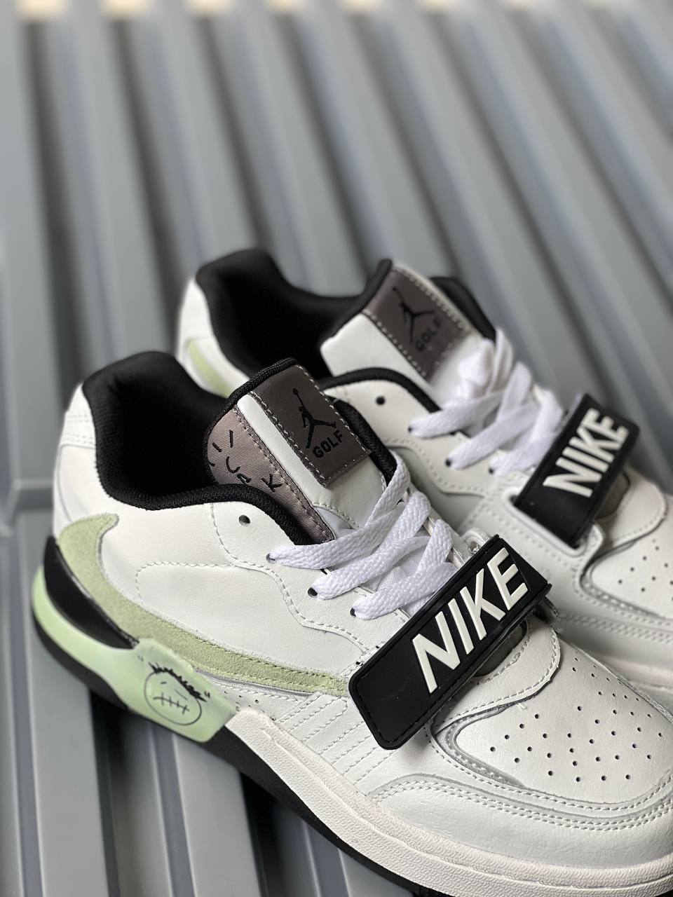 Nike x travis scott