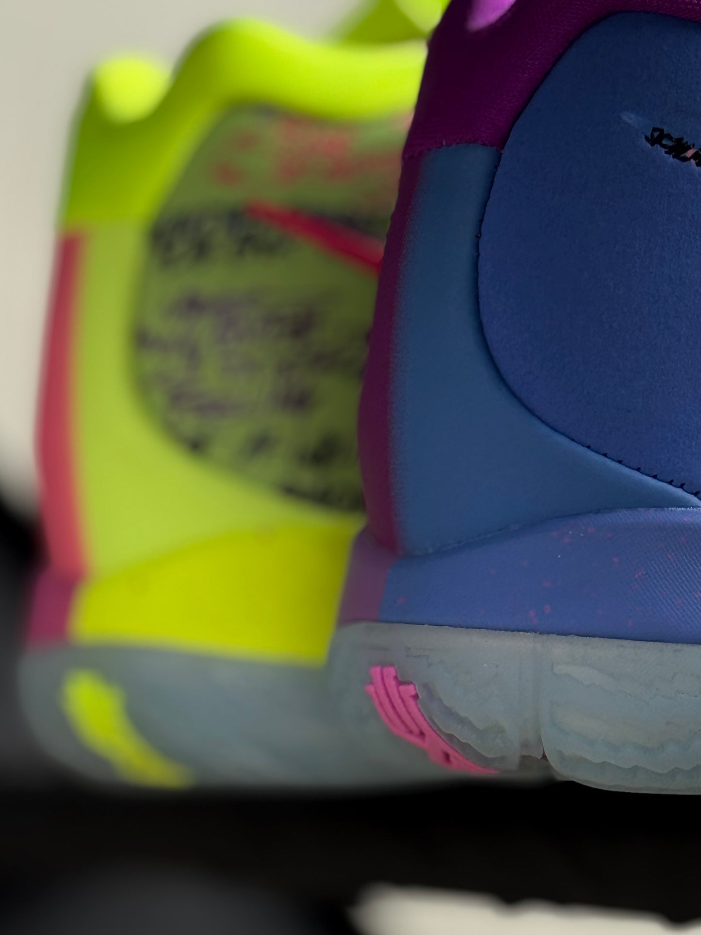 Nike Kyrie 4 Confetti