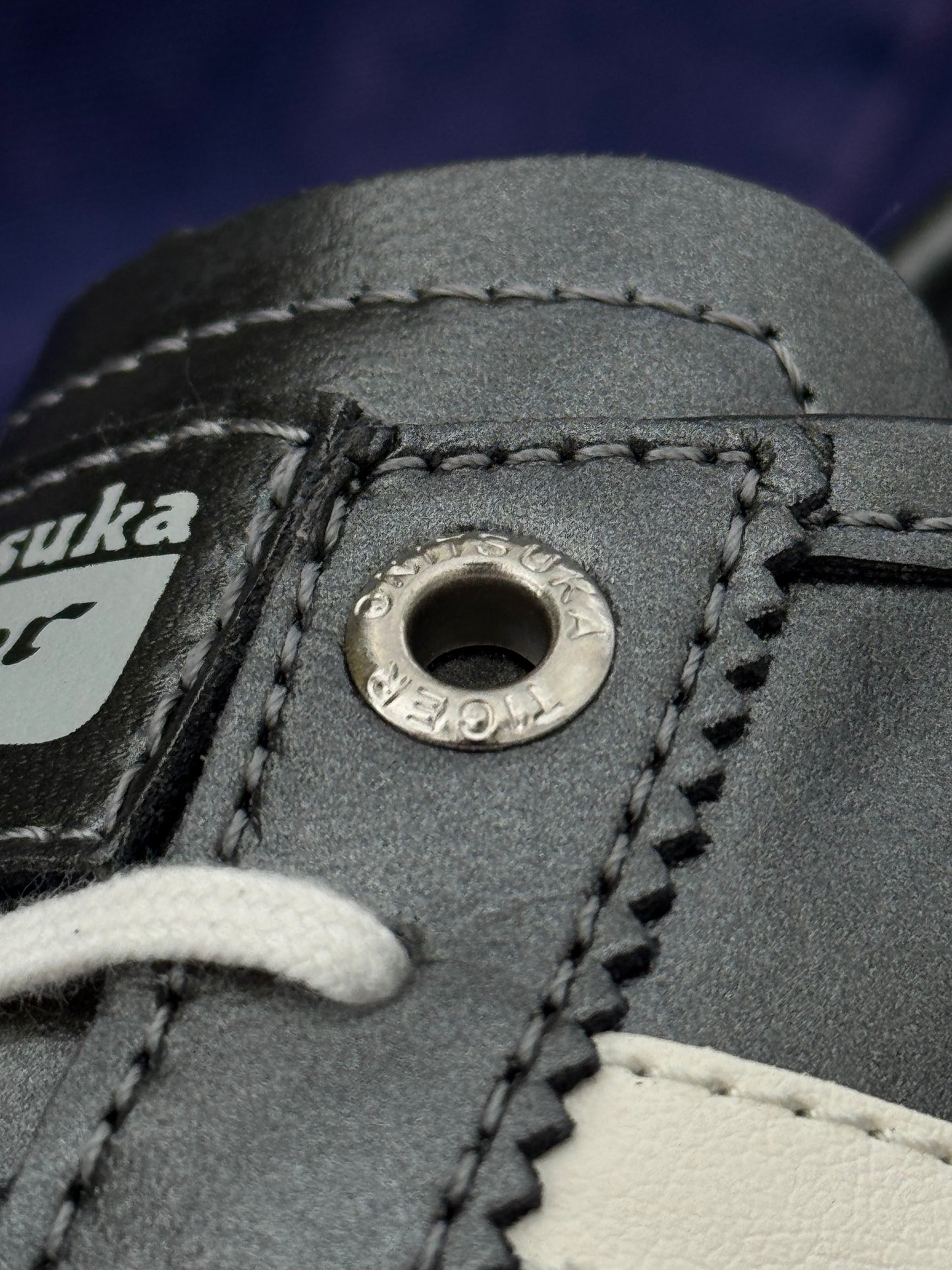 Tigger Onitsuka plata oscuro