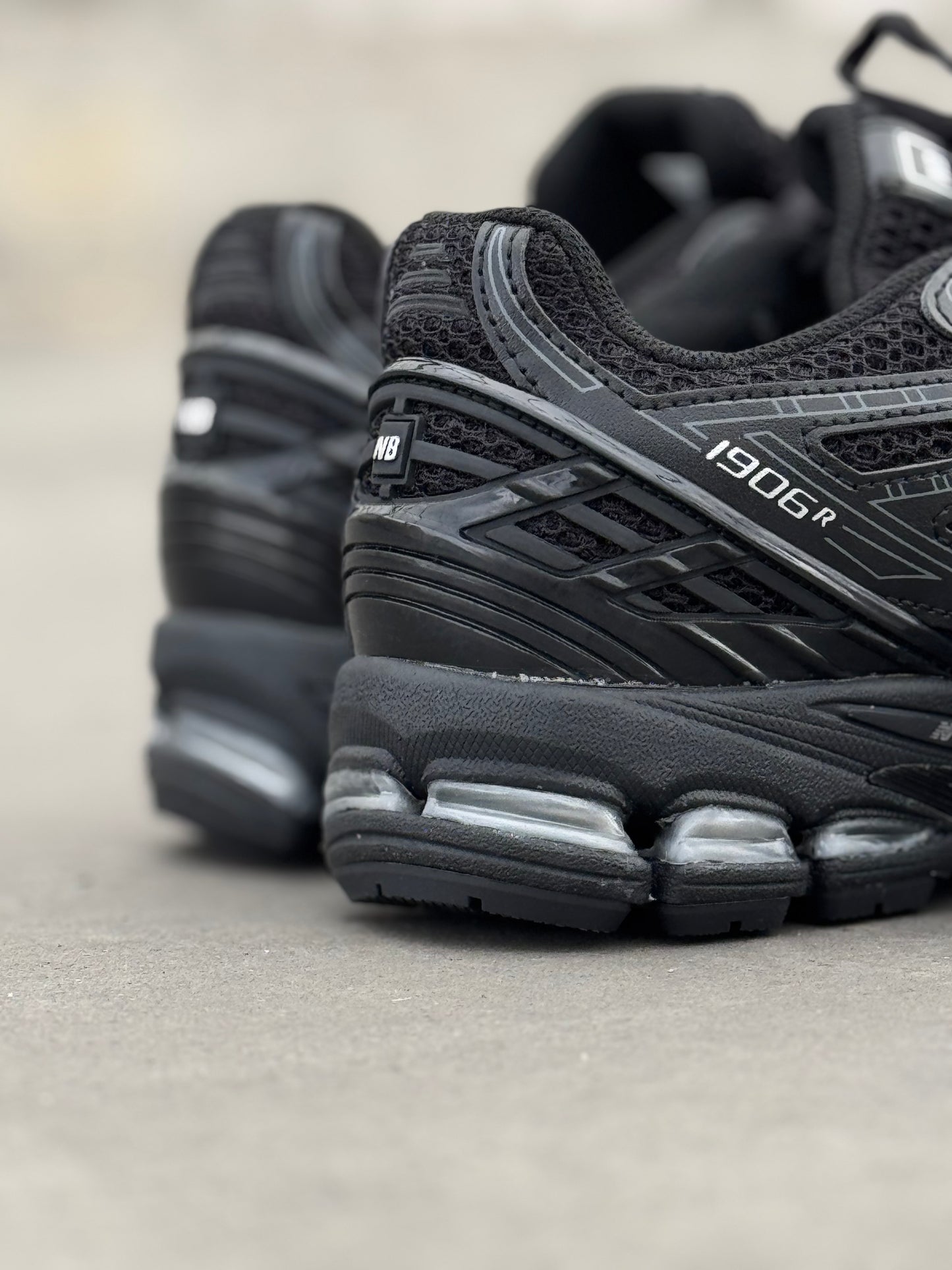 New Balance 1906R Negra