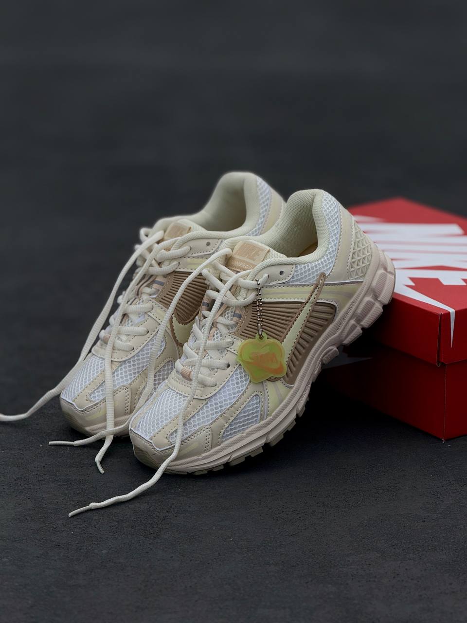 Nike Zoom Vomero – Beige