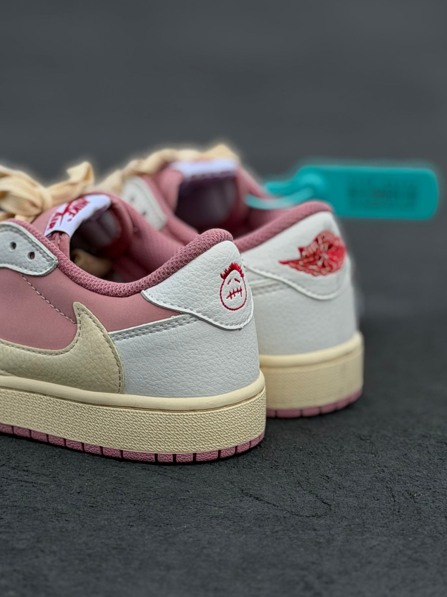 Nike jordan 1 low travis Pink Muslin