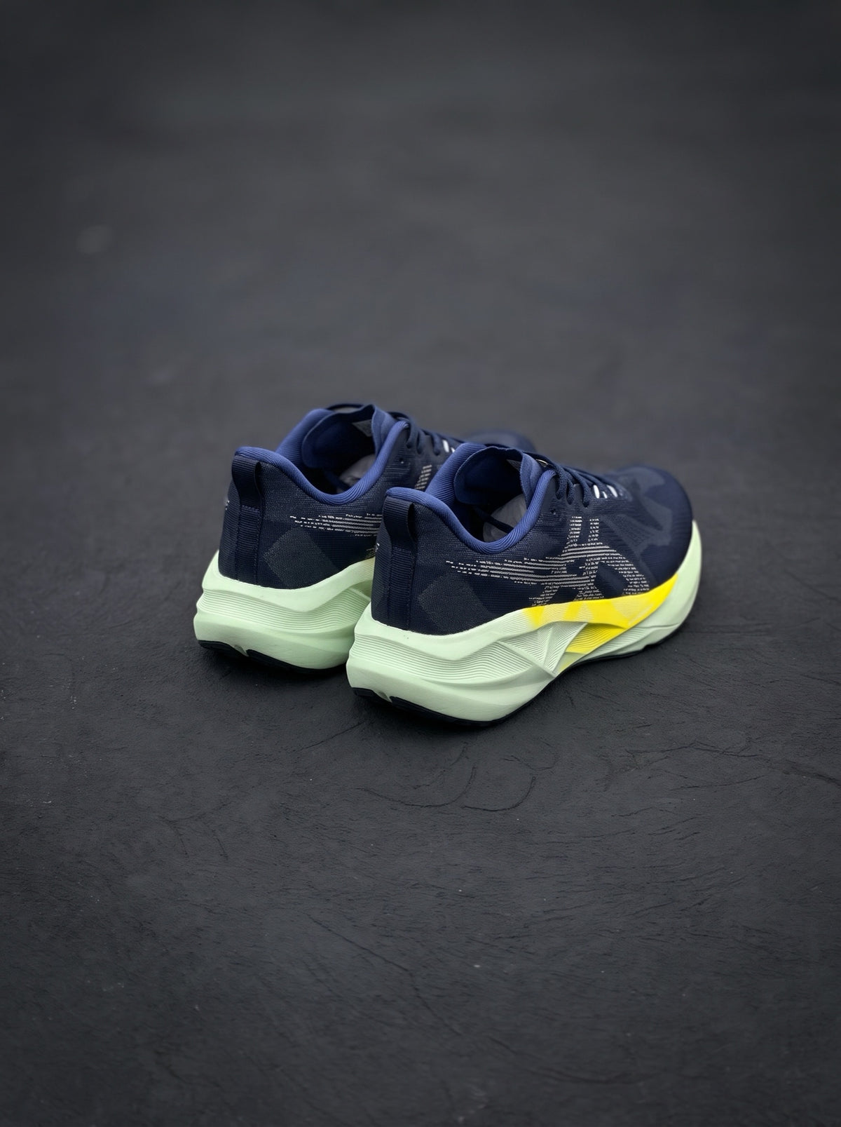 Asics Novablast 5 Azul Marino Amarilla
