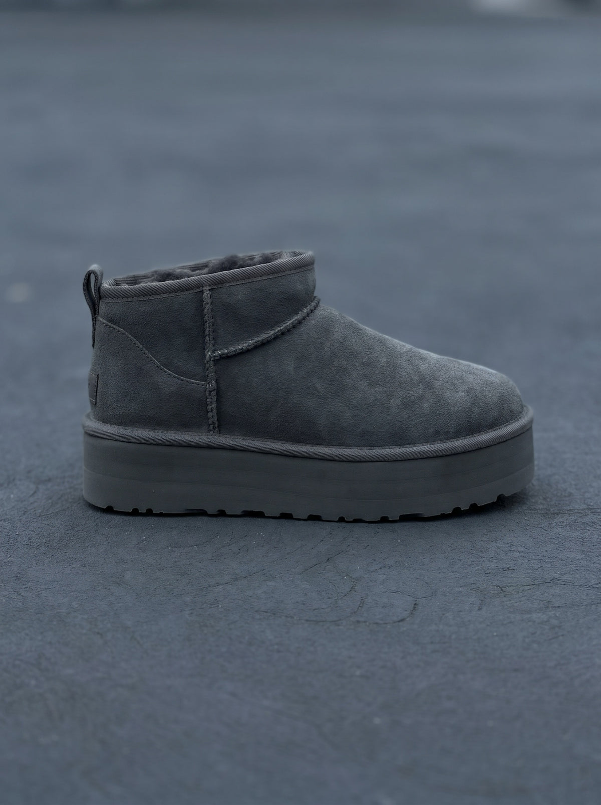 UGG Ultra Mini Platform Gris Oscuro