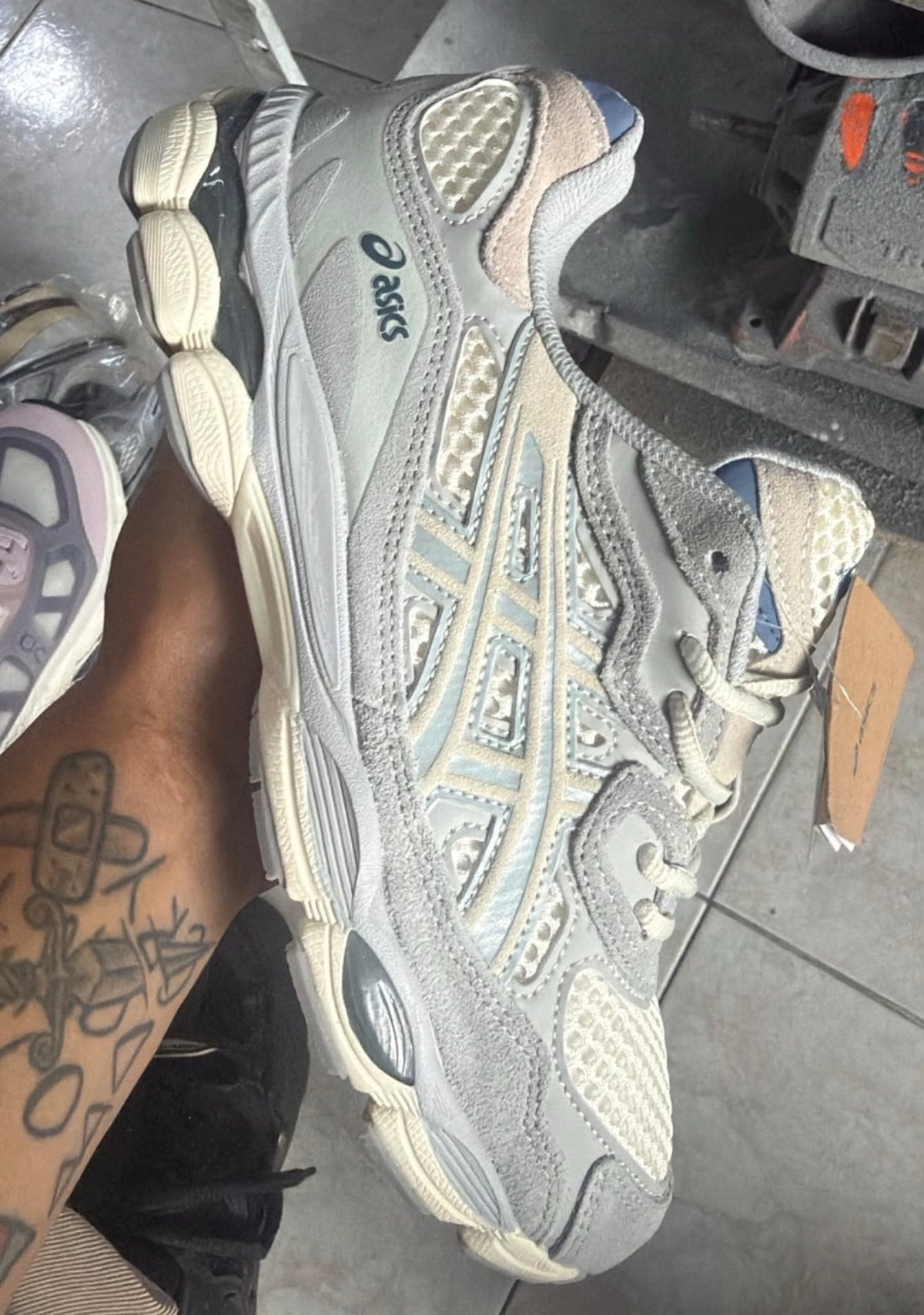 Asics Gel-NYC Crema / Plata foto 3