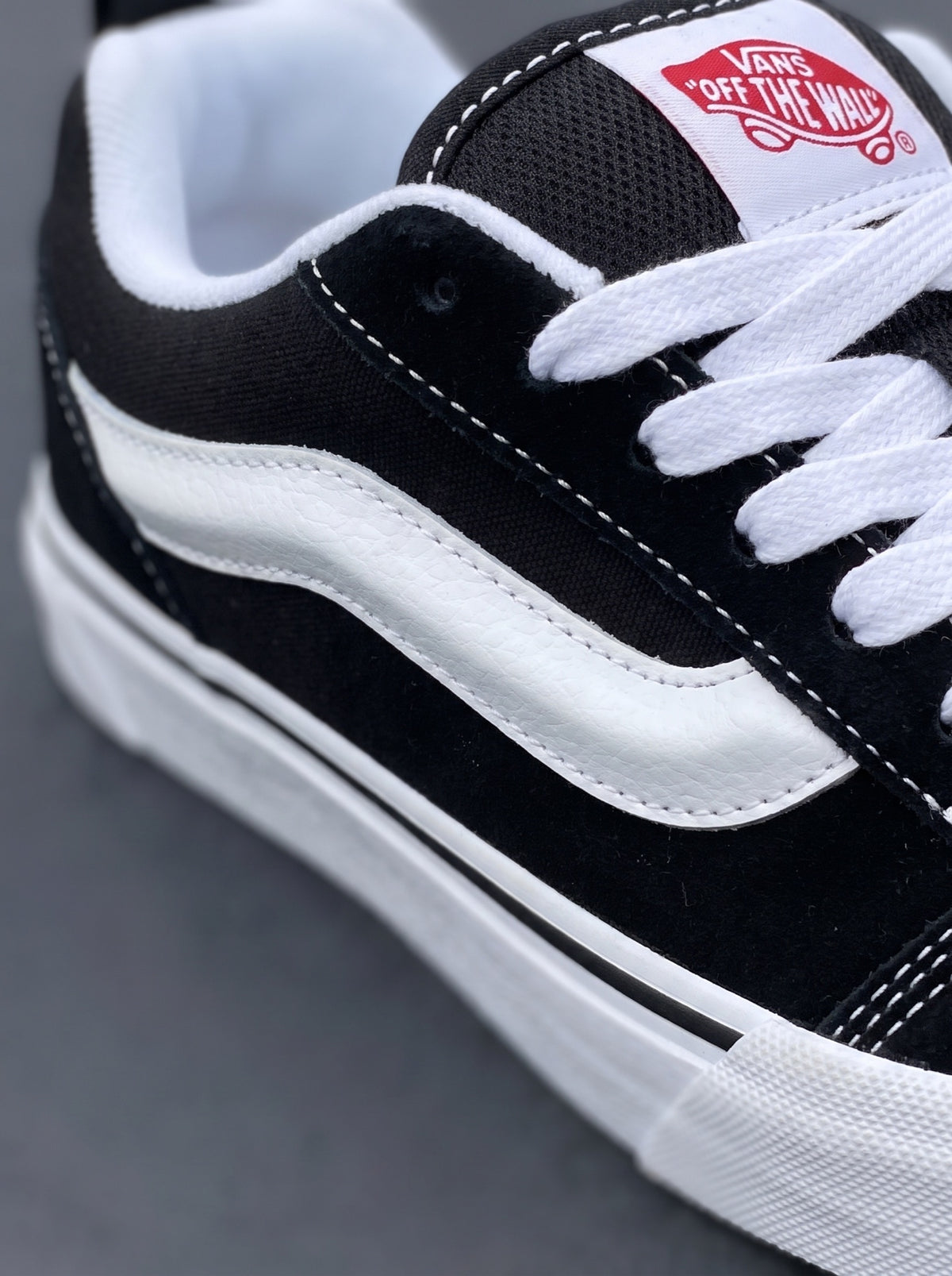 Vans Knu Skool Negra Blanca