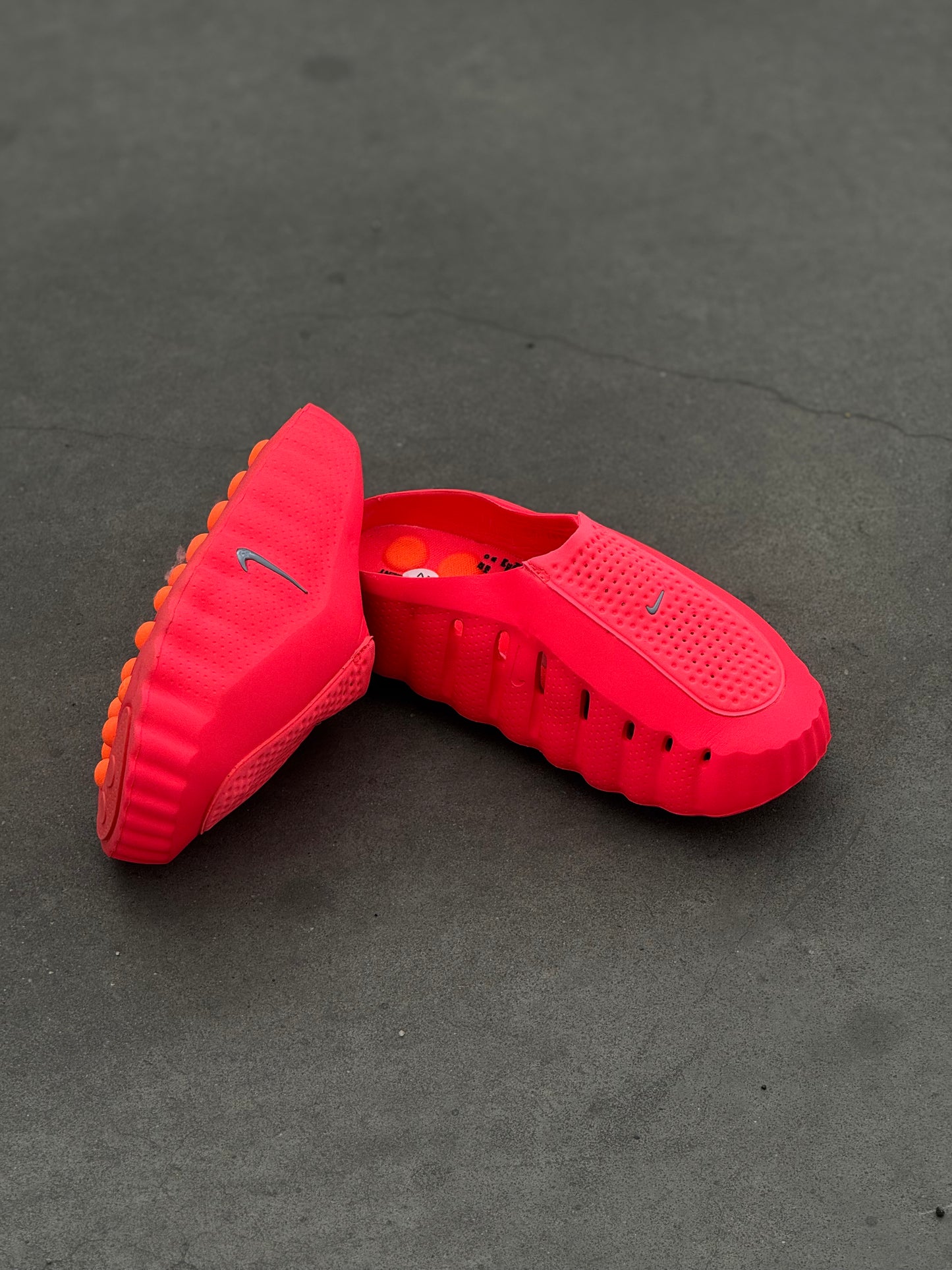 Nike Mind 001 Solar Red