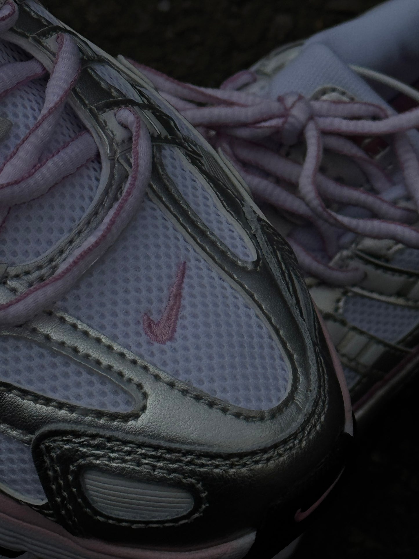 Nike P-6000 pinkie silver