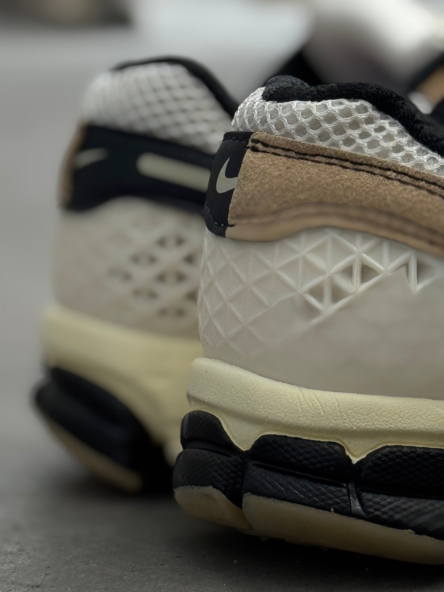 Nike Zoom Vomero 5 Light Bone