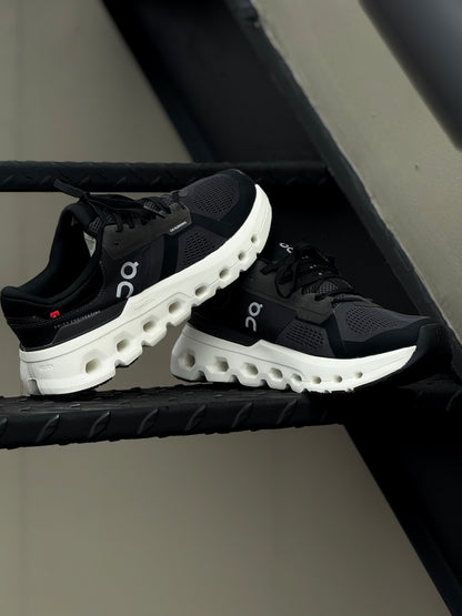 On Cloudrunner 2 Black