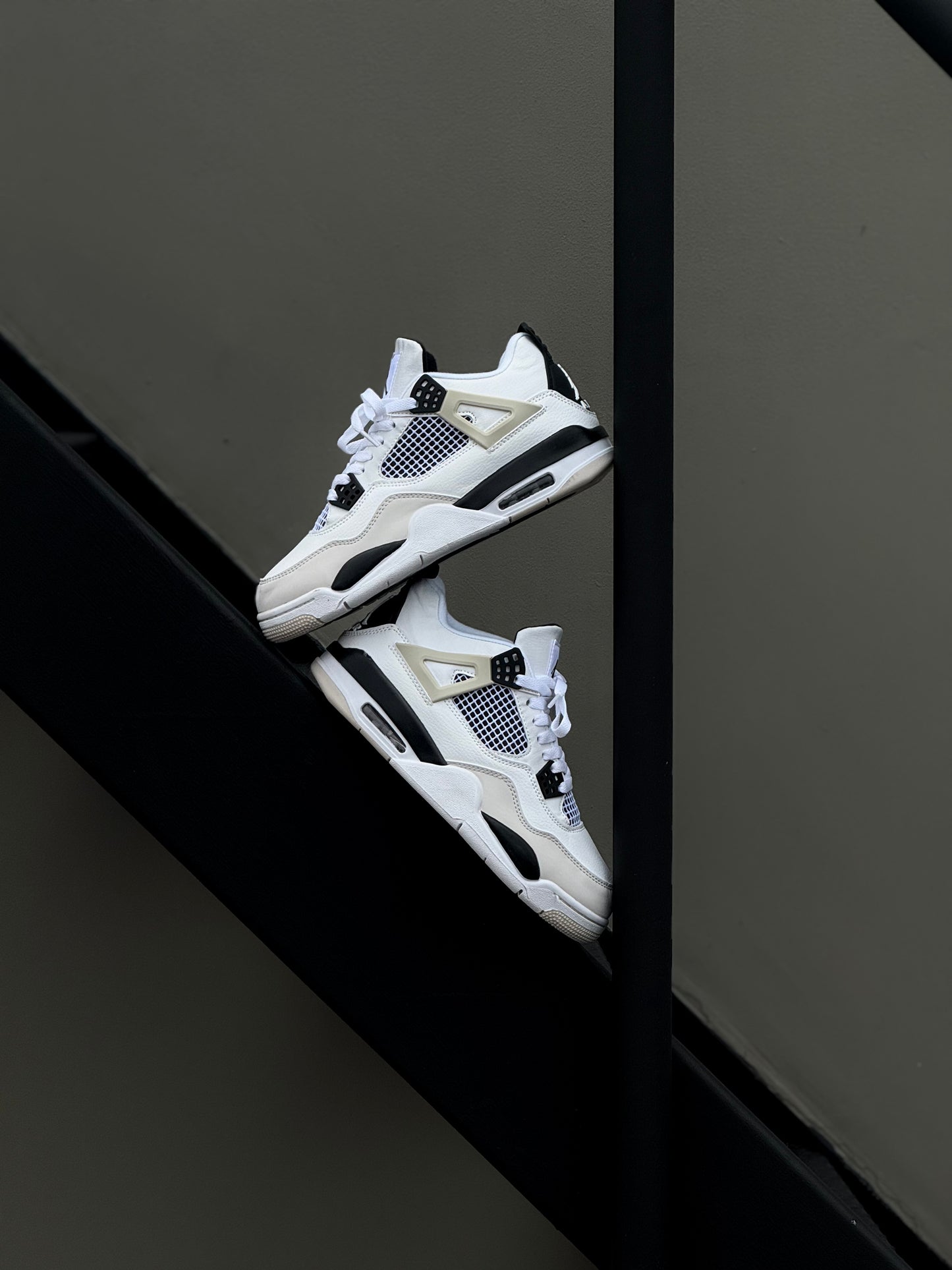 Jordan Retro 4 blanca negra