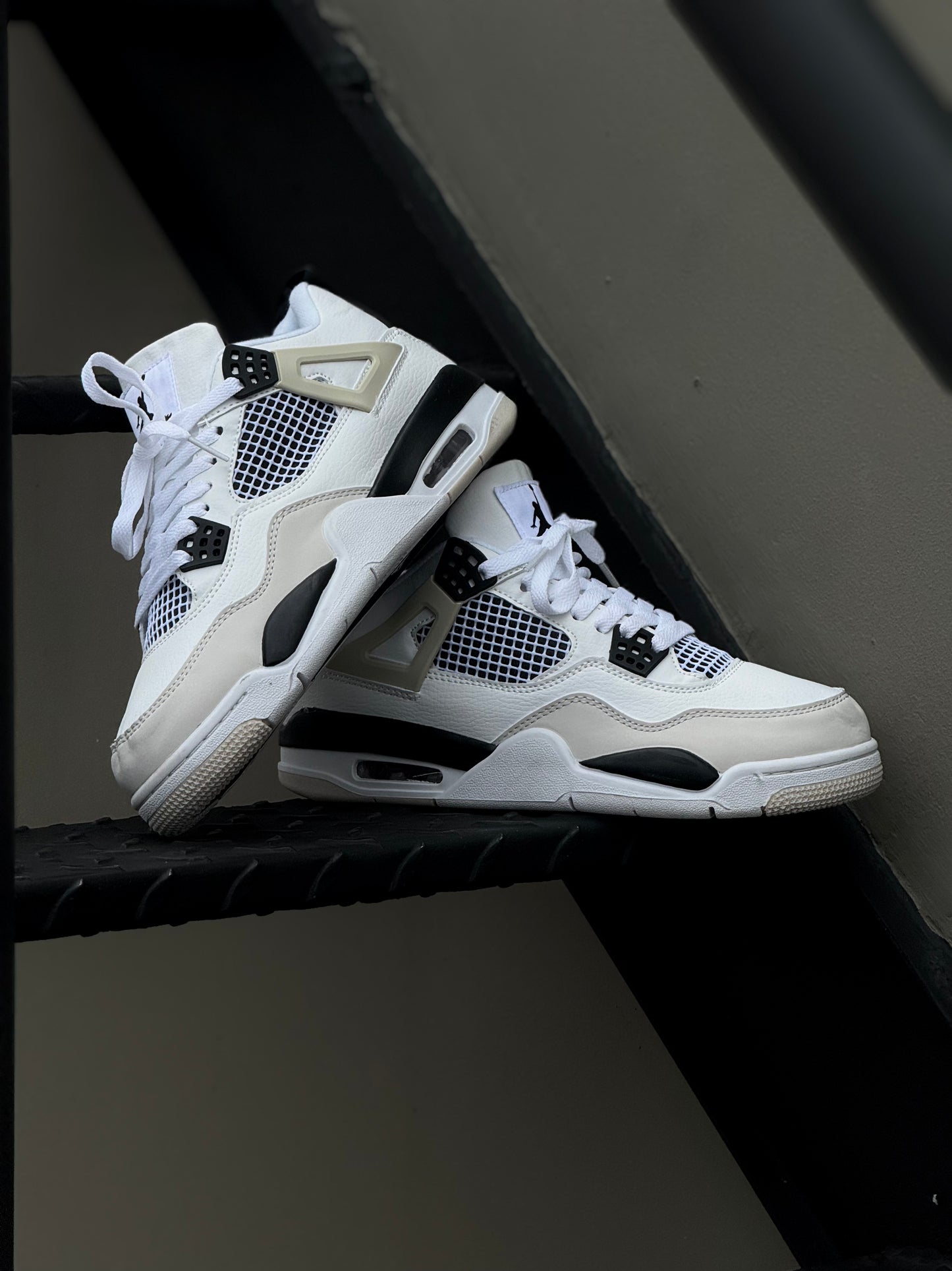 Jordan Retro 4 blanca negra