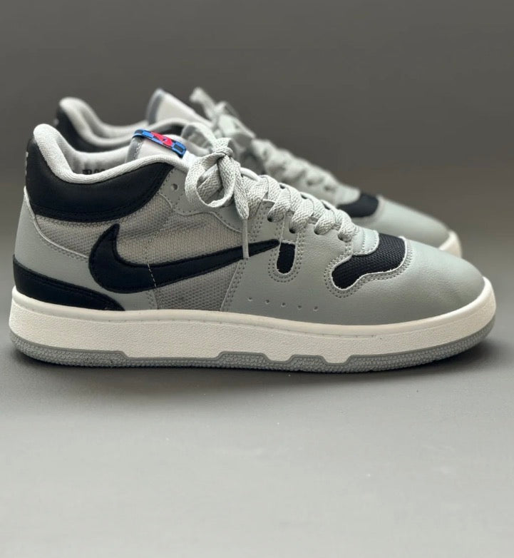 Nike travis mac attack