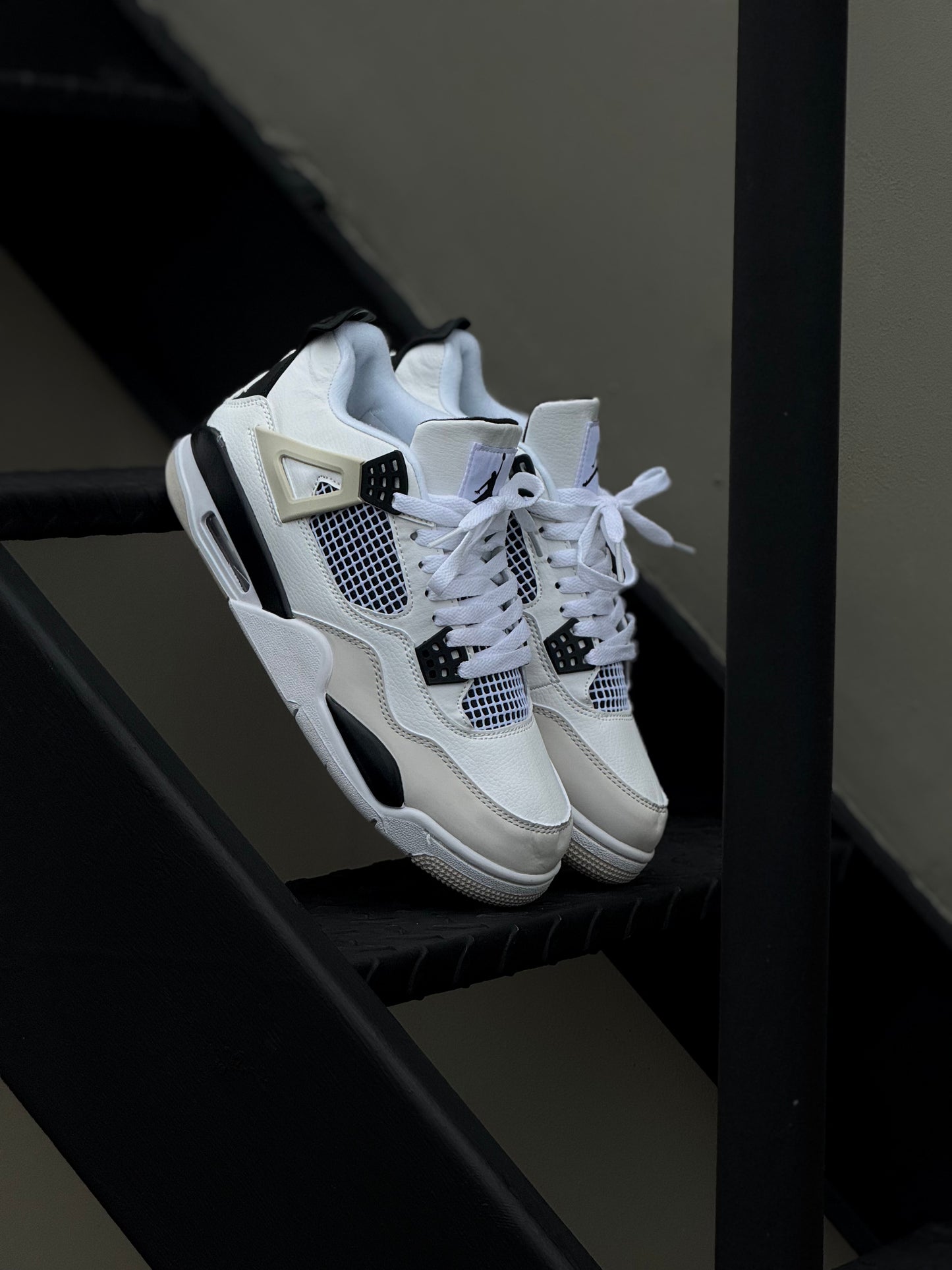 Jordan Retro 4 blanca negra