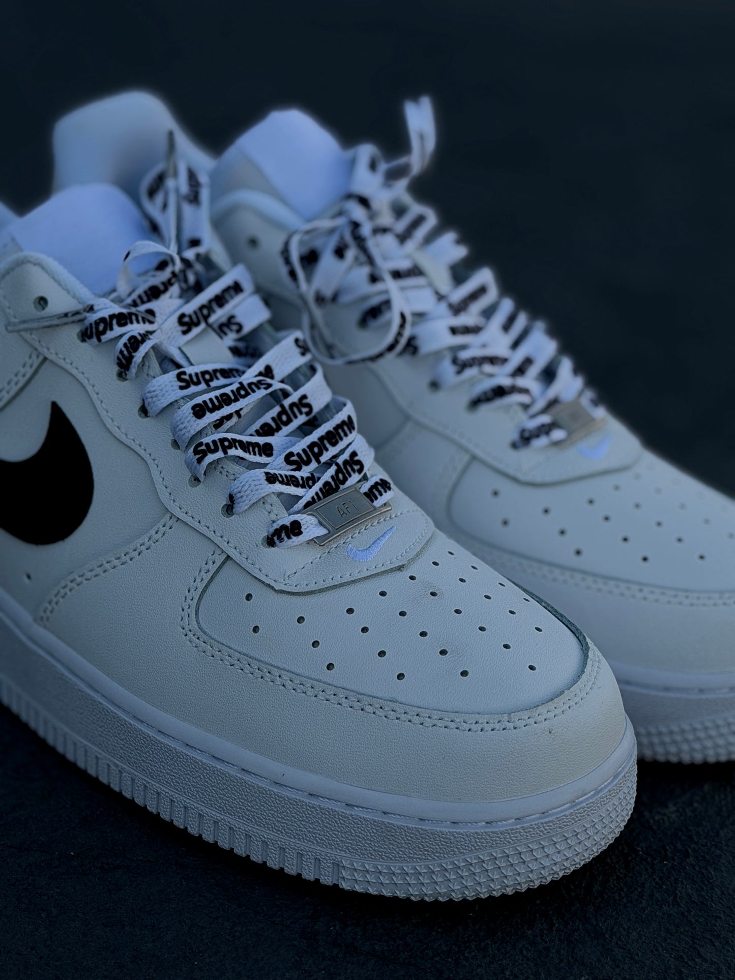 Nike Air Force 1 Low SP x SUPREME