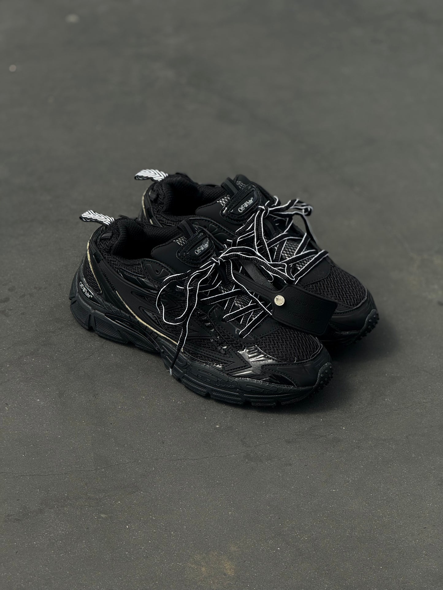 Off-White Be Rigth Back Black