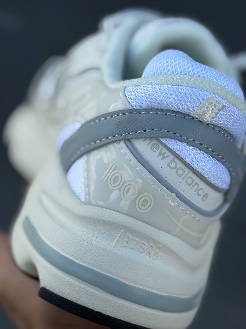 New Balance 1000 Beish Claro