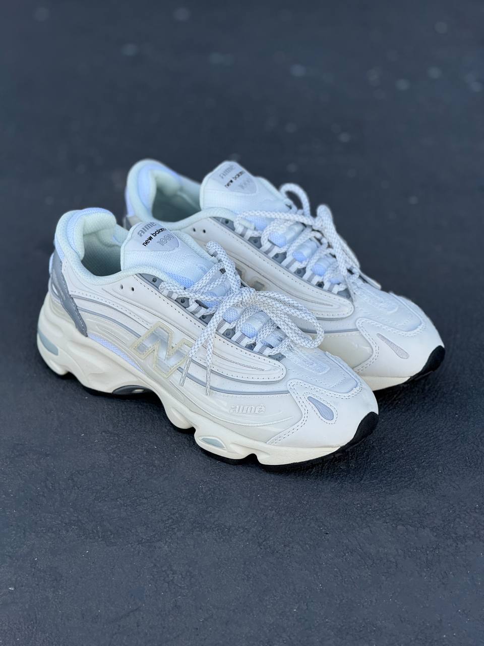 New Balance 1000 Beish Claro