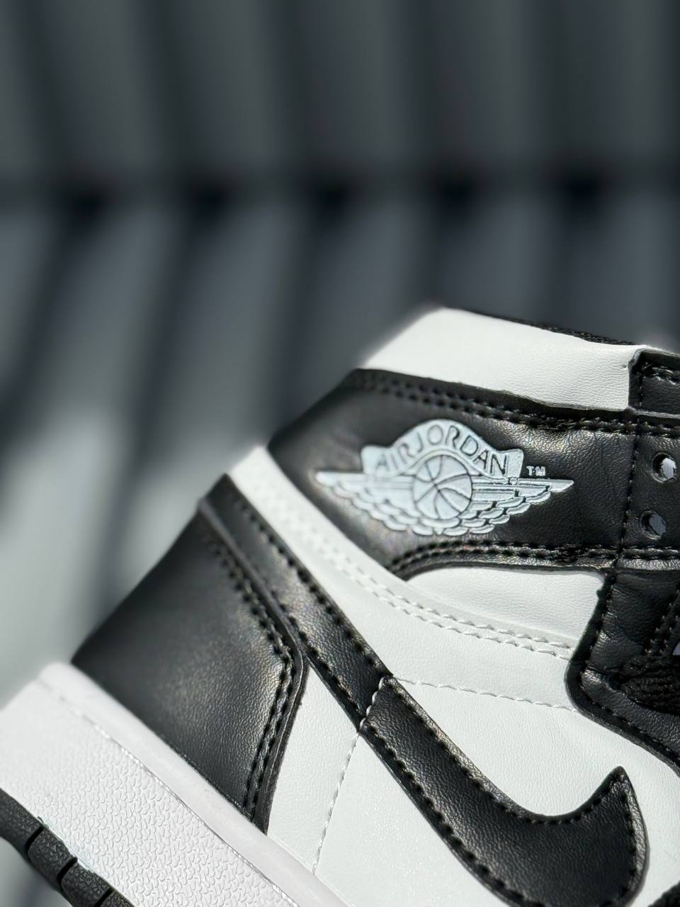 Nike Retro 1 Blanca Negra