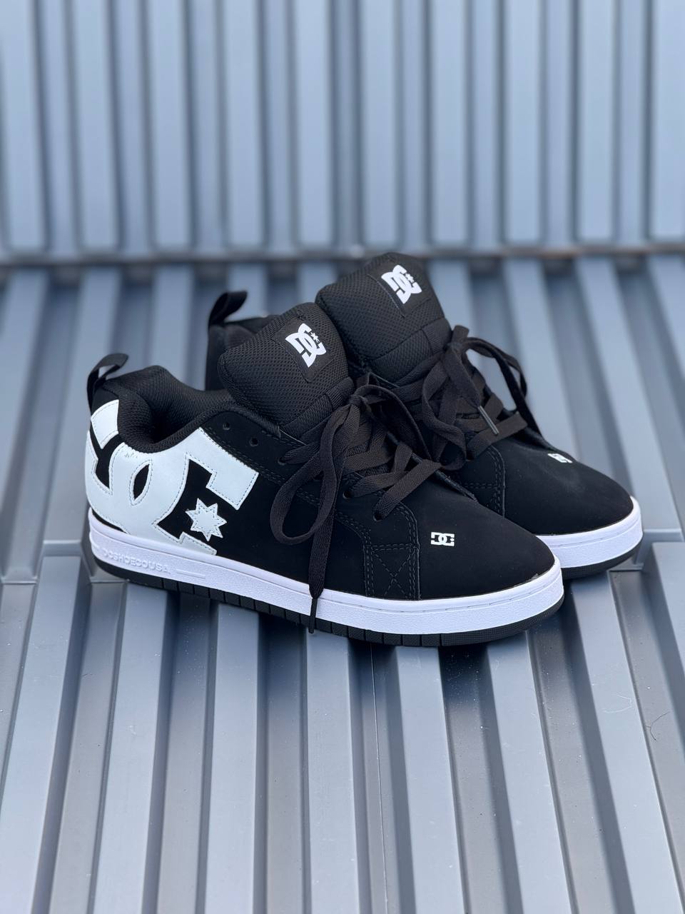 Dc Negro con blanco