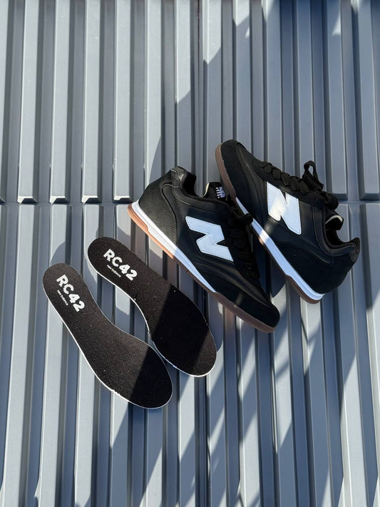 New Balance c42 negra