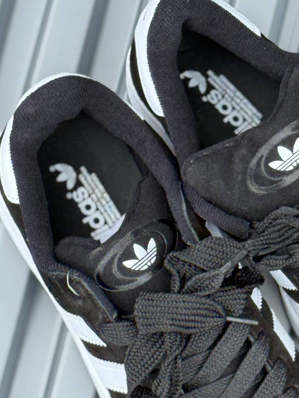 Adidas Campus negra blanca