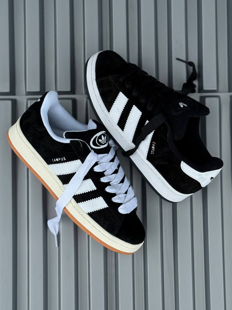 Adidas Campus negra blanca
