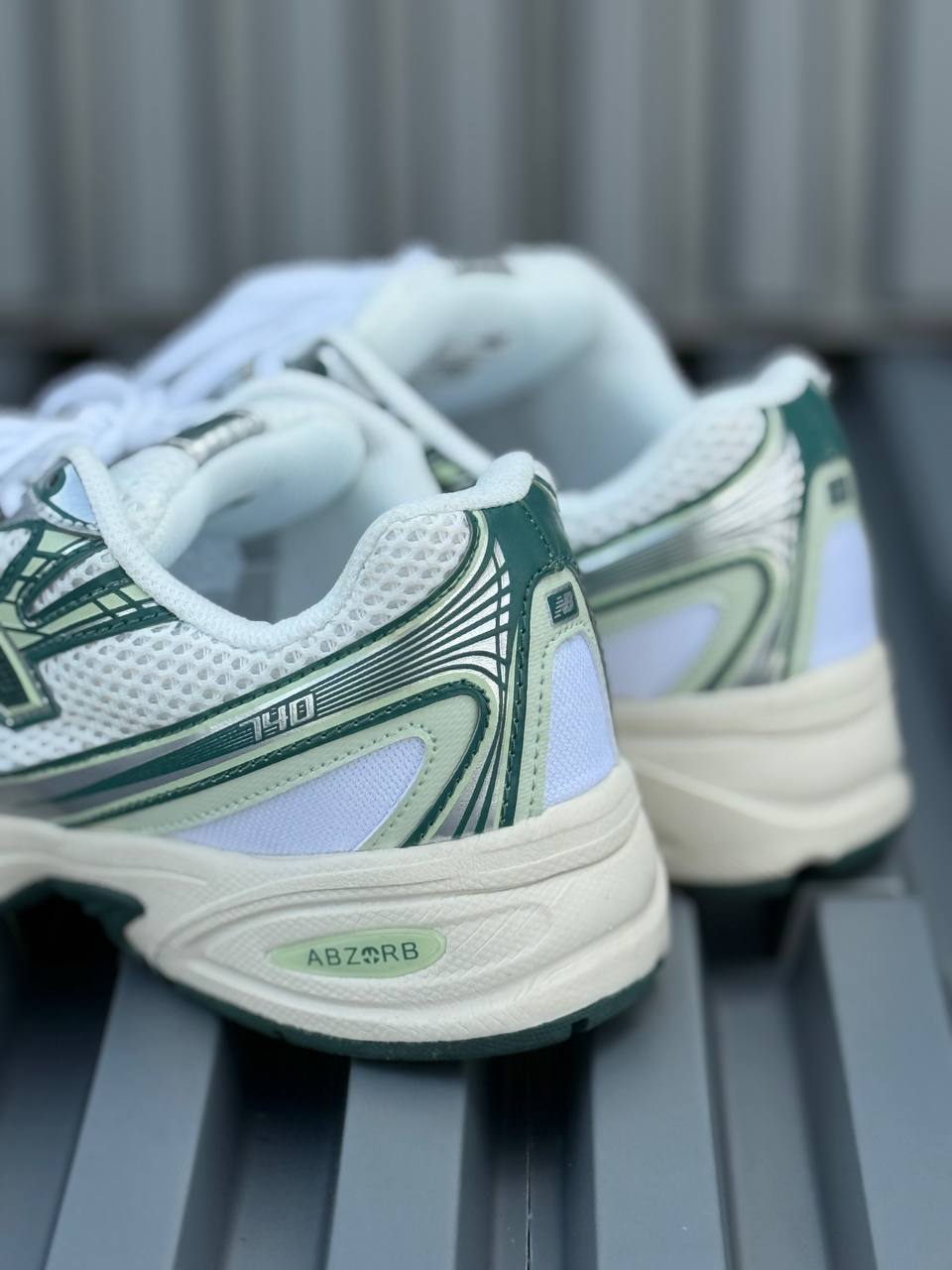 New Balance 740 blanca verde
