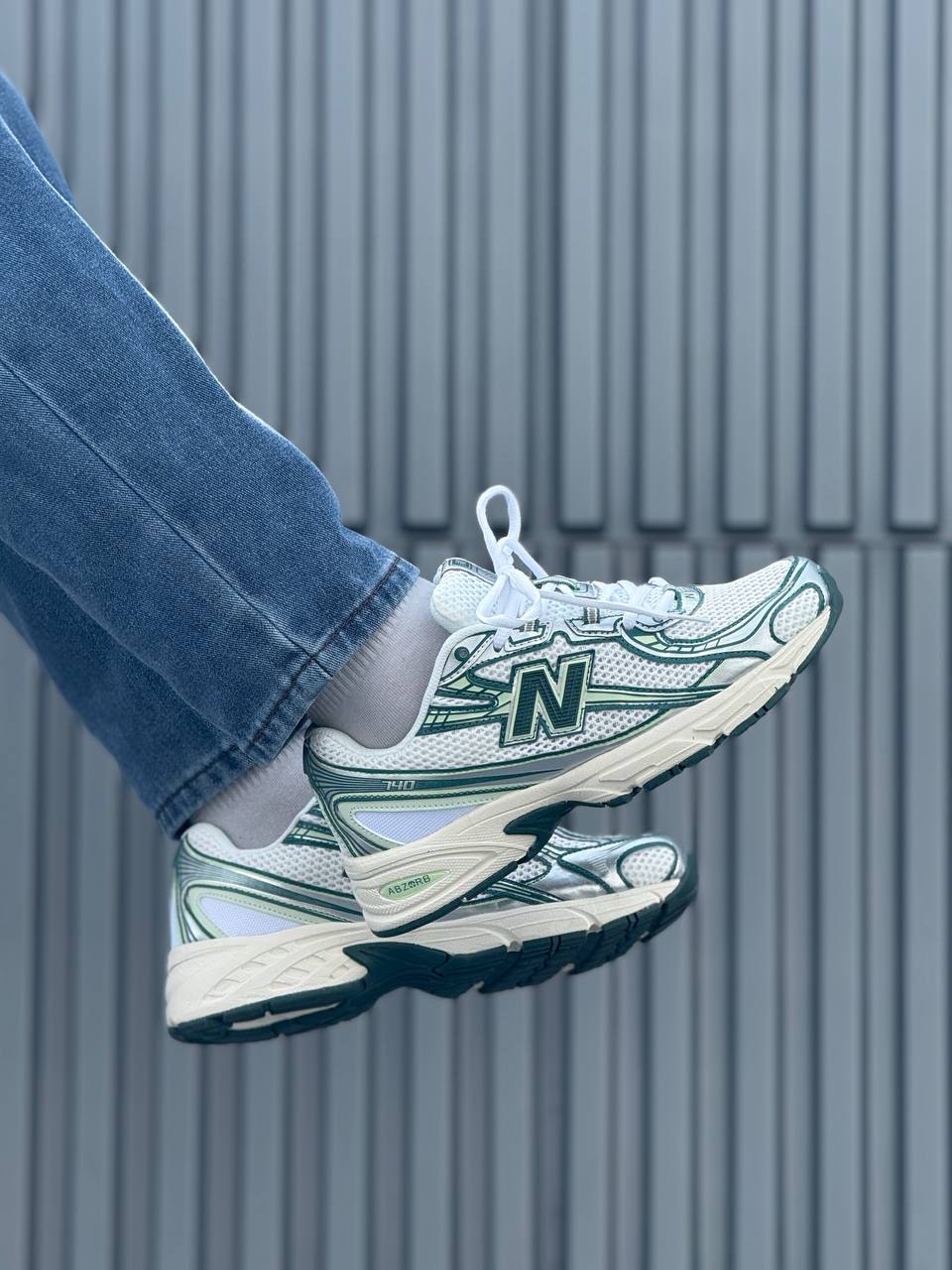 New Balance 740 blanca verde