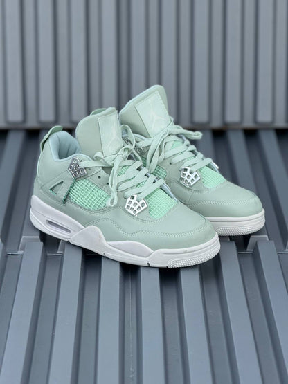 Jordan Retro 4 seafoam