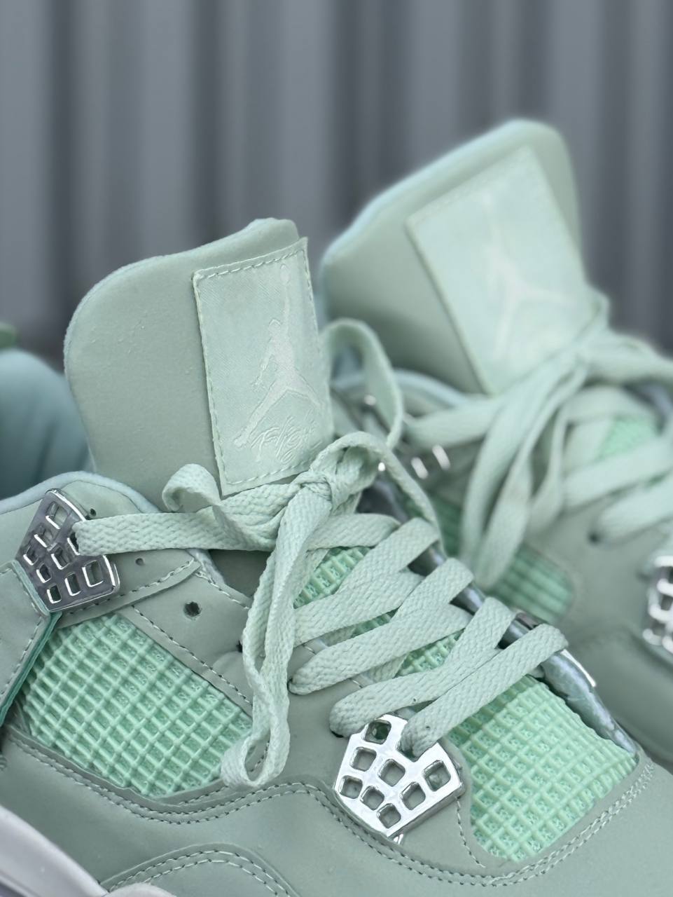 Jordan Retro 4 seafoam