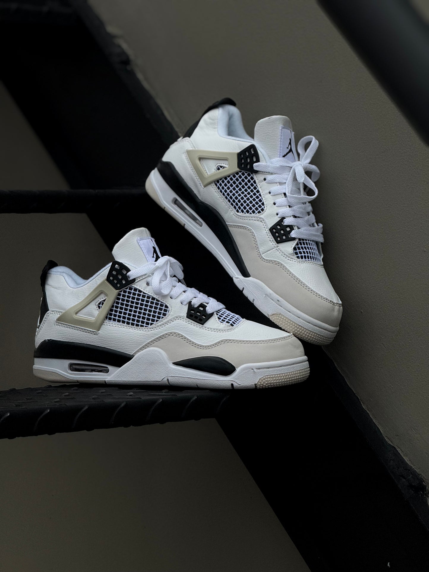 Jordan Retro 4 blanca negra