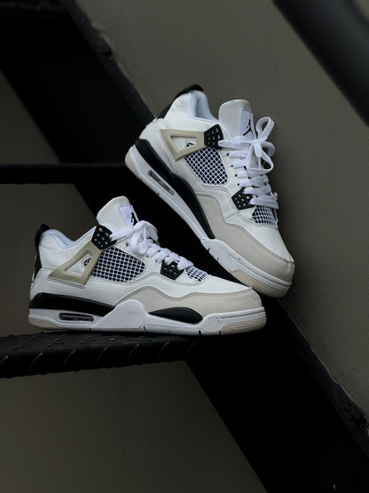 Jordan Retro 4 blanca negra