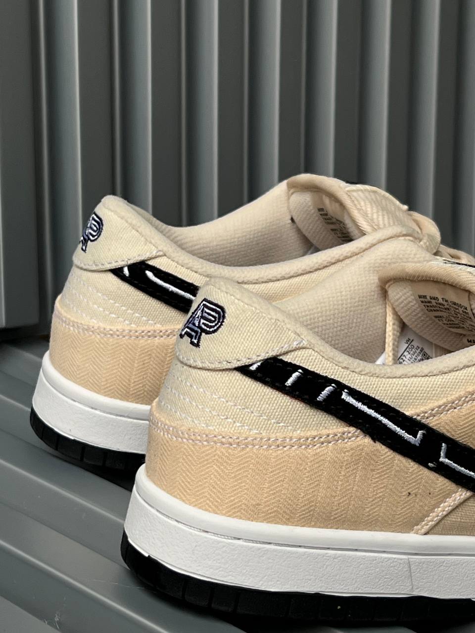 Nike Albino & Preto