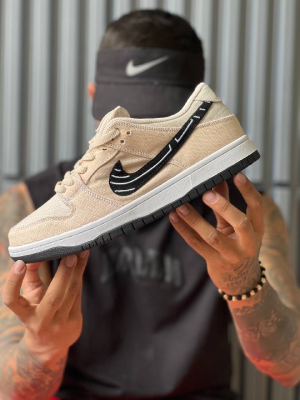 Nike Albino & Preto