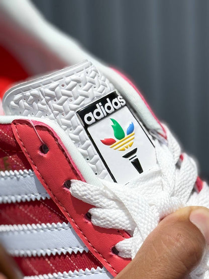 Adidas Gazelle rojas con verde