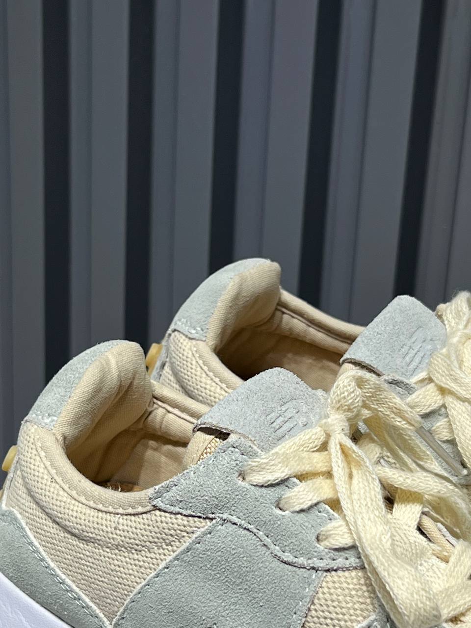 New Balance 327 gris