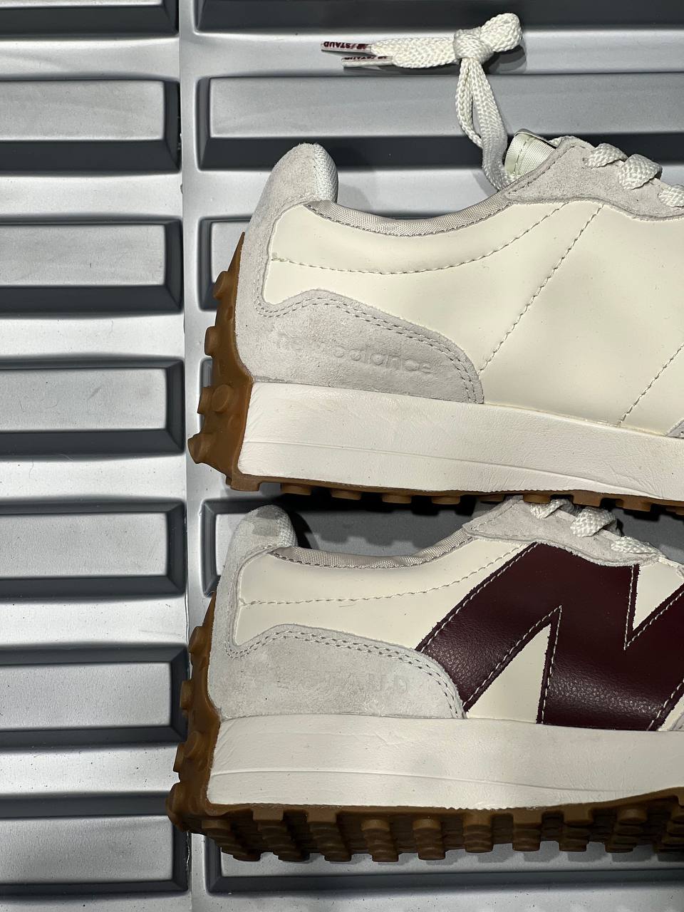 New Balance 327 vinotinto