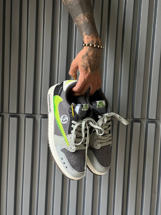 Nike travis scott x monster energy low