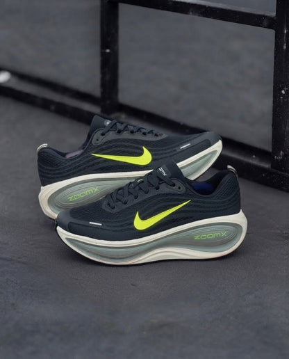 Nike Vomero Plus Negro/ Verde