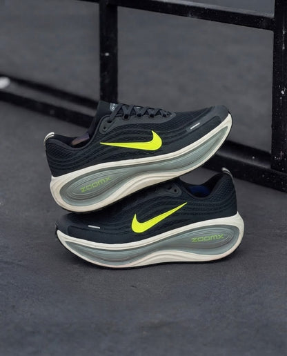 Nike Vomero Plus Negro/ Verde