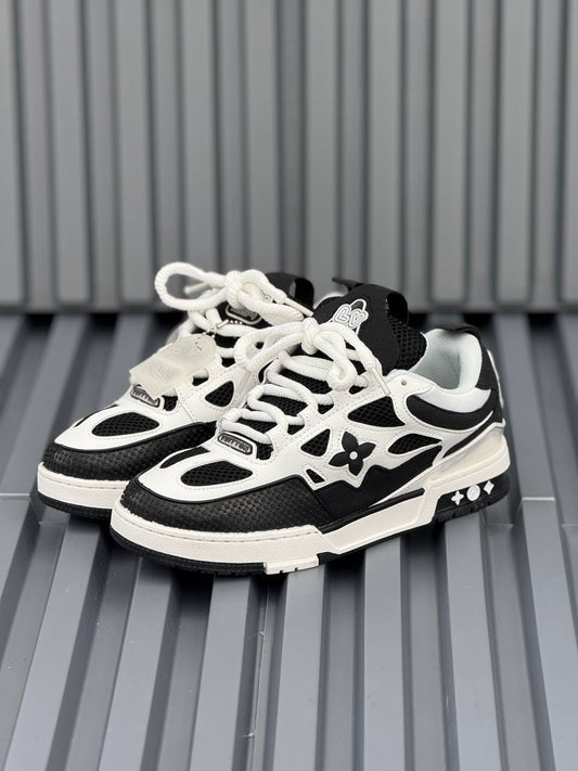 Louis Vuitton Negra con Blanco
